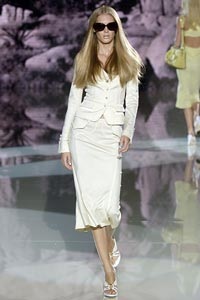 Versace - Bà hoàng kiêu sa - 16 Versace - Bà hoàng kiêu sa - 16