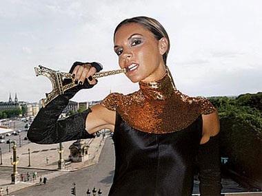 Bà Beck "tấn công" Paris - 8