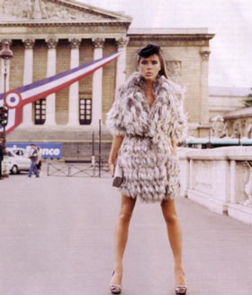 Bà Beck "tấn công" Paris - 7