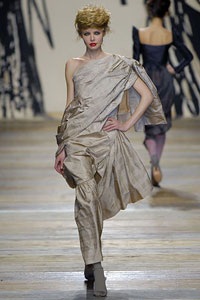 Đẹp trong sự hỗn độn và lập dị - 8