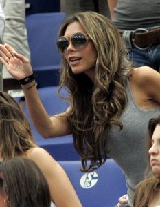 Trên khán đài, Vic khóc theo chồng! - 5