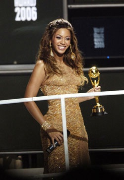 Sự xuất hiện “xa hoa” của Michael Jackson - 7 Sự xuất hiện “xa hoa” của Michael Jackson - 7