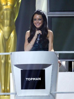 Sự xuất hiện “xa hoa” của Michael Jackson - 2 Sự xuất hiện “xa hoa” của Michael Jackson - 2