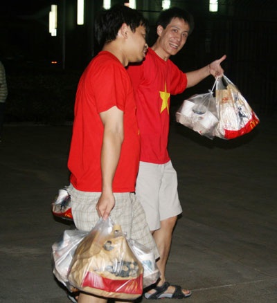 Người hâm mộ “tiếp lửa” đưa Việt Nam vào Chung kết - 5