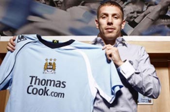 Man City hoàn tất thương vụ Bellamy, sắp có De Jong - 1 Man City hoàn tất thương vụ Bellamy, sắp có De Jong - 1