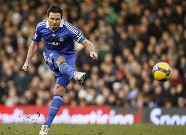 Lampard thuyết phục Drogba ở lại Chelsea - 1