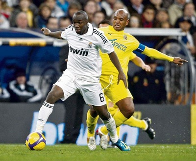 Real Madrid bị ép phải lựa chọn Lass hoặc Huntelaar - 1 Real Madrid bị ép phải lựa chọn Lass hoặc Huntelaar - 1