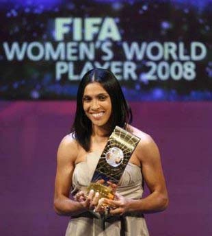 C. Ronaldo được vinh danh "Cầu thủ xuất sắc nhất thế giới 2008" - 2