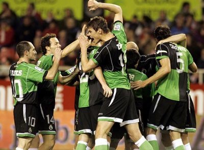 Racing - Barcelona: Cuốn theo chiều gió - 2