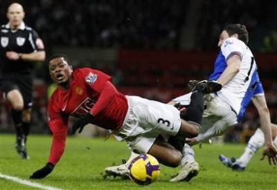 Barcelona ve vãn Patrice Evra - 1 Barcelona ve vãn Patrice Evra - 1