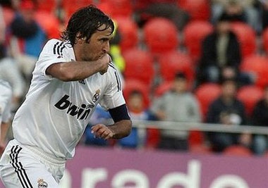 Hạ Numancia, Real Madrid nối dài mạch toàn thắng - 2