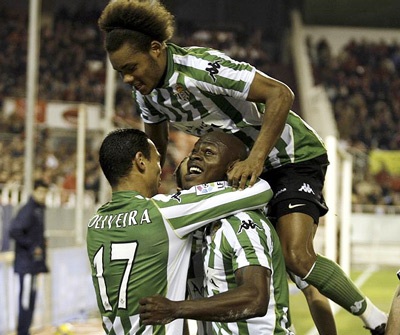 Betis - Barcelona: Đêm của Samuel Eto’o? - 2