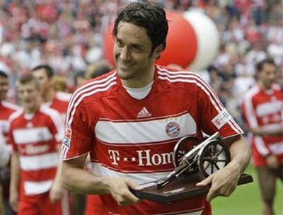 Luca Toni tính đường “chuồn” khỏi Bayern - 1 Luca Toni tính đường “chuồn” khỏi Bayern - 1