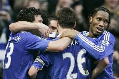 Hiddink: "Chelsea khó lòng đuổi kịp MU" - 1