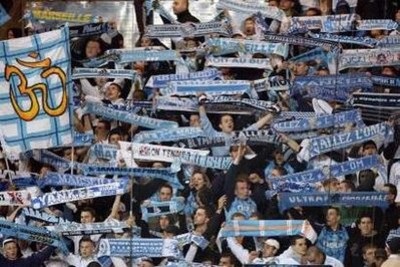 PSG, Lyon cùng bại trận, Ligue I đua tứ mã - 1