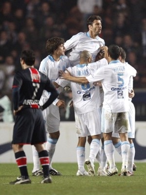 PSG, Lyon cùng bại trận, Ligue I đua tứ mã - 2