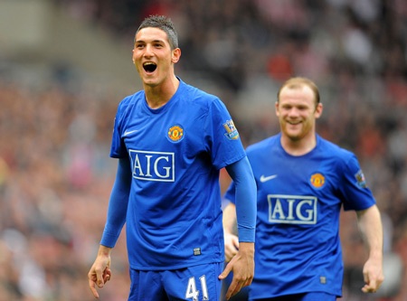 MU tính tăng chế độ đãi ngộ cho “thần tài” Macheda - 1 MU tính tăng chế độ đãi ngộ cho “thần tài” Macheda - 1