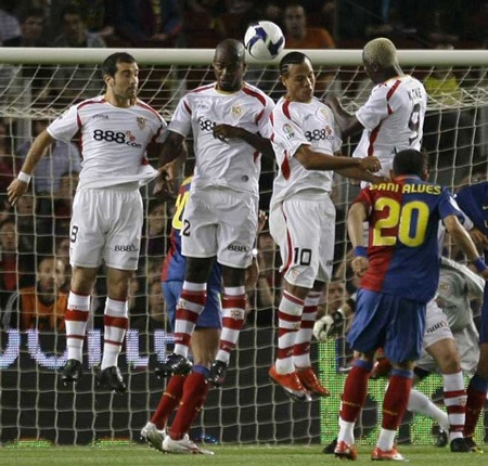 “Hủy diệt” Sevilla, Barcelona thẳng tiến đến ngôi Vua - 1