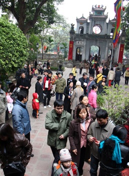 Nô nức đi lễ cầu may - 2 Nô nức đi lễ cầu may - 2