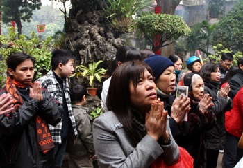 Nô nức đi lễ cầu may - 4 Nô nức đi lễ cầu may - 4