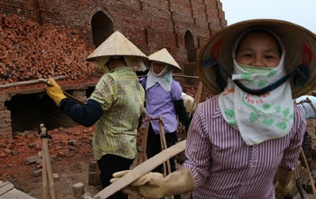 Ngày Tết của những nữ công nhân lò gạch - 6