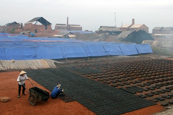 Ngày Tết của những nữ công nhân lò gạch - 2