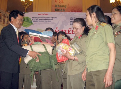 Xúc động những kỉ vật thời chiến - 3 Xúc động những kỉ vật thời chiến - 3