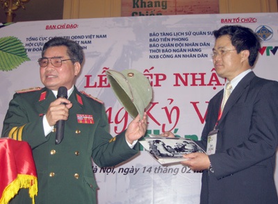 Xúc động những kỉ vật thời chiến - 1 Xúc động những kỉ vật thời chiến - 1