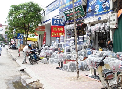 Thiếu lời giải cho bài toán cấm để xe vỉa hè - 2