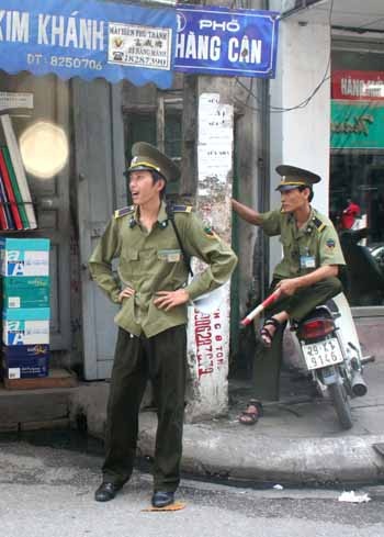 Hàng rong “biến hoá” với lệnh cấm - 6 Hàng rong “biến hoá” với lệnh cấm - 6