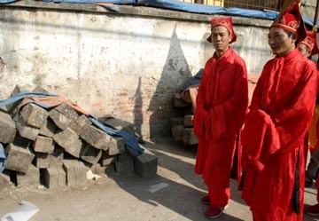 Rước pháo ở Hội làng Đồng Kỵ - 11