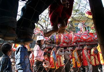 Rước pháo ở Hội làng Đồng Kỵ - 8