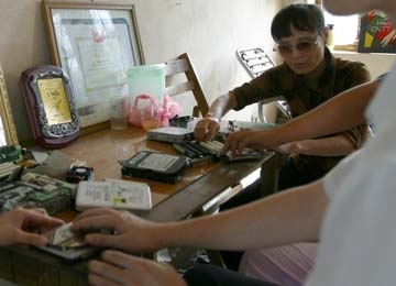 “Tia sáng” trong bóng tối - 3 “Tia sáng” trong bóng tối - 3