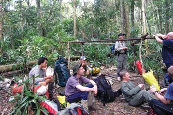 Kỳ I: Bí ẩn những hang Rục - 4