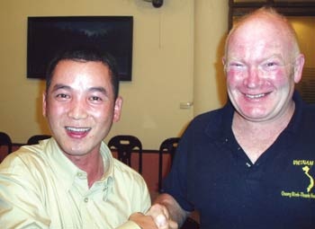 Kỳ I: Bí ẩn những hang Rục - 1