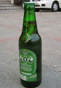 Vật thể lạ trong bia Heineken - 1