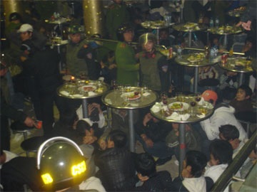 Lộ diện những ông chủ UFO Club - 1