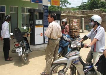 Nhiều cây xăng “vô cớ” nghỉ bán hàng! - 2