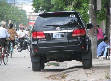 “Mốt” chơi xe biển Lào trên đất Nghệ - 2 “Mốt” chơi xe biển Lào trên đất Nghệ - 2