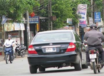 “Mốt” chơi xe biển Lào trên đất Nghệ - 5 “Mốt” chơi xe biển Lào trên đất Nghệ - 5