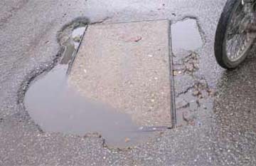 Hố ga - những cái “bẫy” trên đường phố - 2 Hố ga - những cái “bẫy” trên đường phố - 2