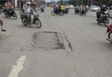 Hố ga - những cái “bẫy” trên đường phố - 3 Hố ga - những cái “bẫy” trên đường phố - 3