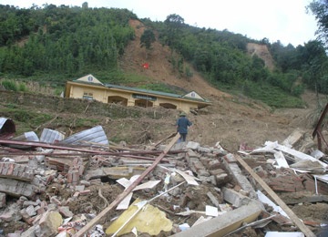 Một trường tiểu học bị xóa sổ sau mưa lũ - 6