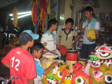 Huế: Rộn ràng đêm hội Trung thu - 1