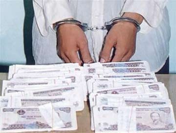 Đi buôn tiền giả - 1 Đi buôn tiền giả - 1