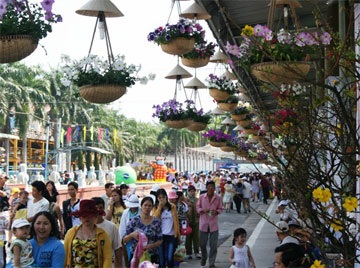 Các điểm du xuân TPHCM đông kín người - 1 Các điểm du xuân TPHCM đông kín người - 1