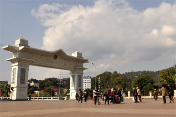 Sa Pa cháy phòng vì 1.000 du khách Trung Quốc - 1