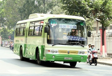 “Tất bật” ngay từ chiều mồng 1 tết - 4