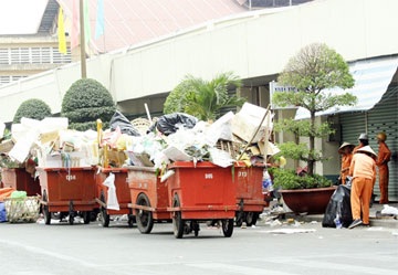 “Tất bật” ngay từ chiều mồng 1 tết - 5