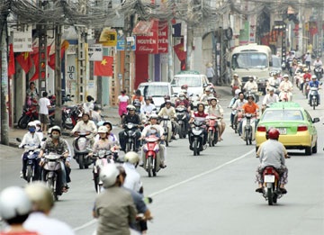 “Tất bật” ngay từ chiều mồng 1 tết - 6